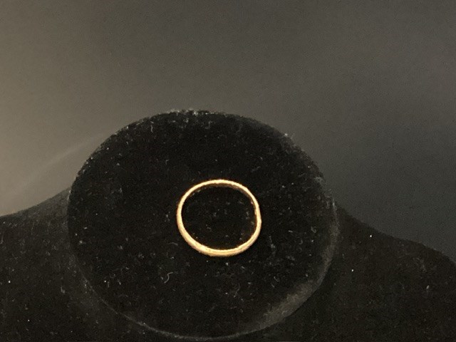 1 X Stamped 18ct Yellow Gold, Apex, Band Ring