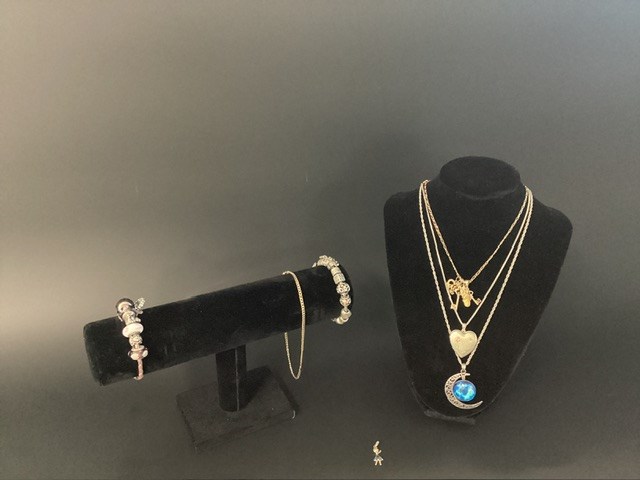Assorted Jewellery Items