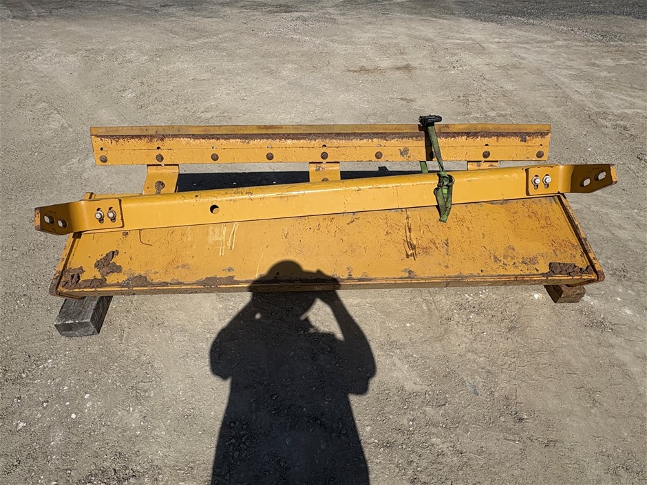 <p><strong>Motor Grader Blade Assembly</strong></p>