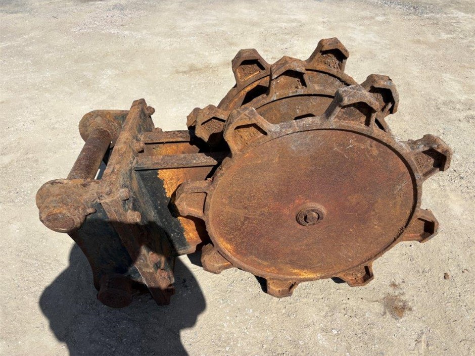 <p><strong>Excavator Padfoot Compaction Wheel</strong></p>