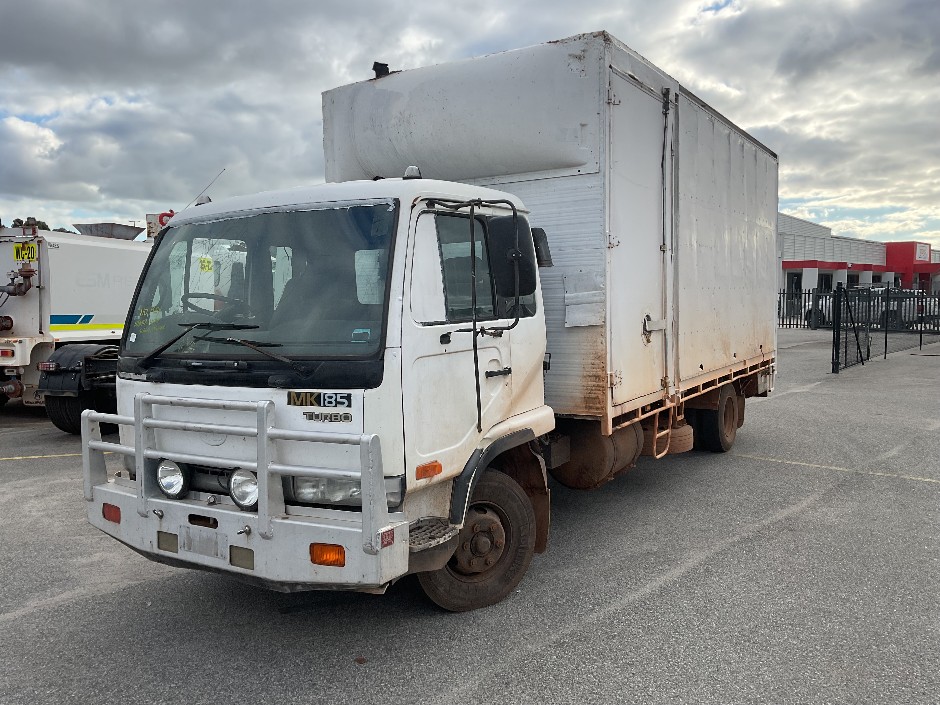 <p>1998 UD MK   4x2 Curtainsider</p>