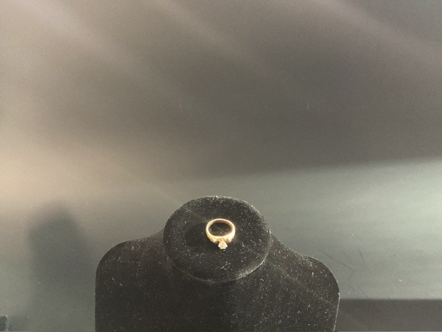 1 X Stamped 18ct Yellow Gold, Diamond Solitaire Ring