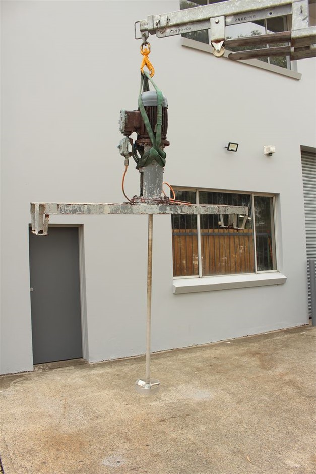 Heavy Duty High Speed Mixer Mounted Over A Bridge