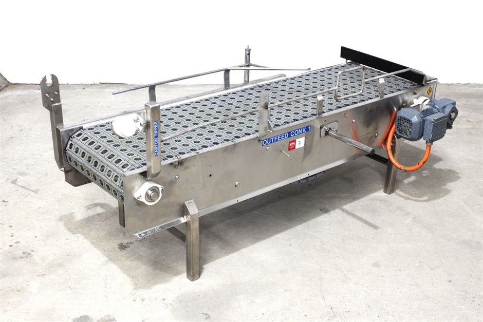 Stainless Steel Conveyor With Activated Roller Belt