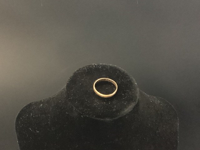 <p>1 x Stamped 9ct Yellow Gold, Rodd, Band Ring</p>