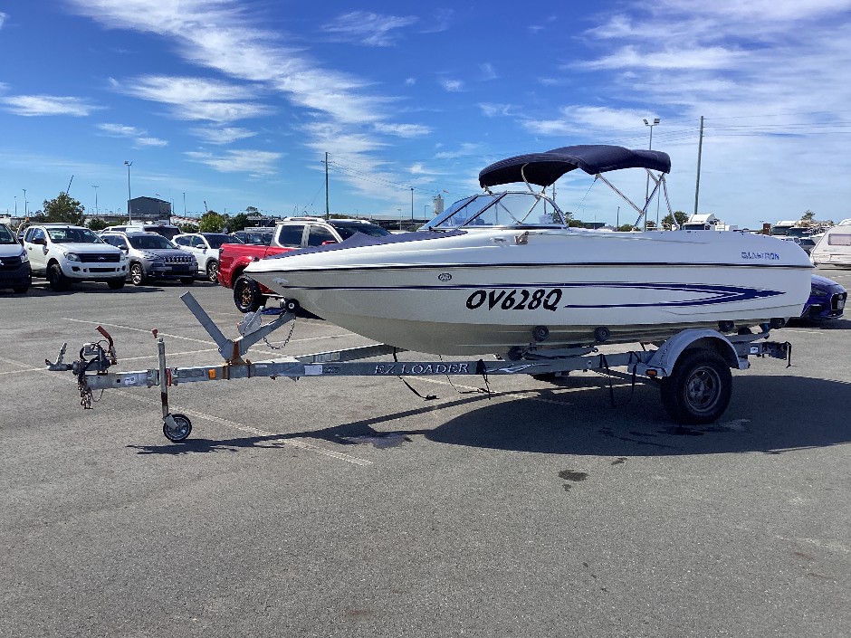 2004 Glastron MX175