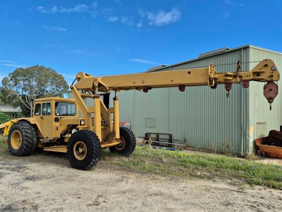 8-10 Champion Industrial Mark 4 Yard Crane