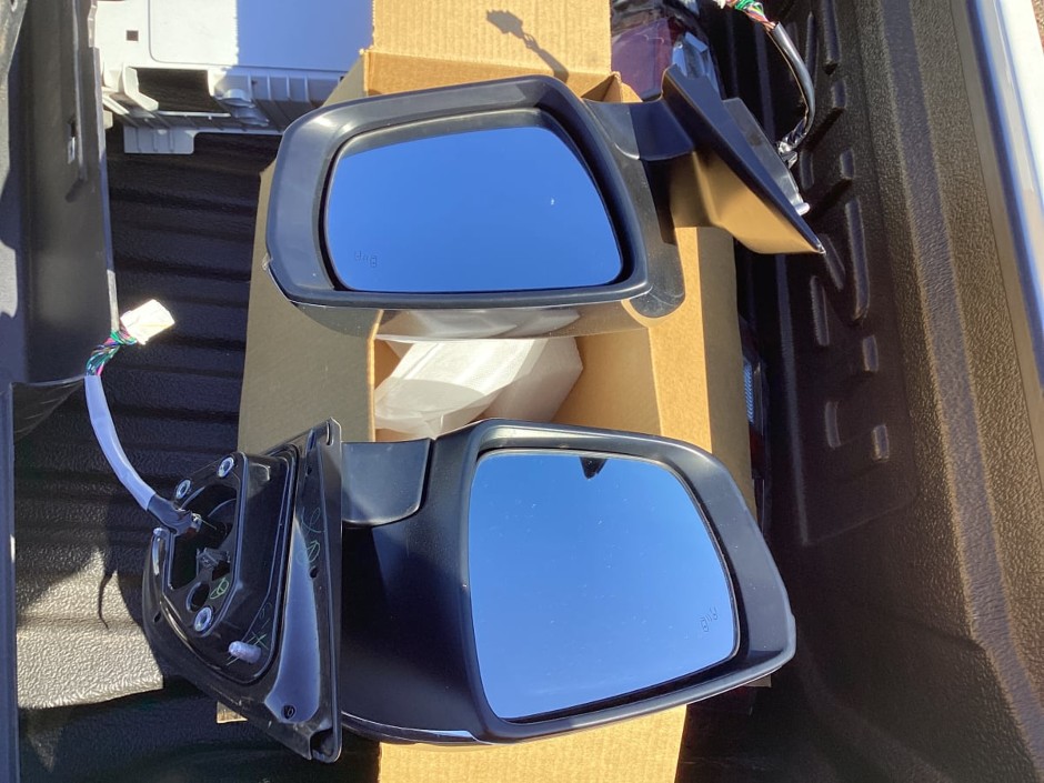 <p>2025 D-Max Side Mirrors</p>