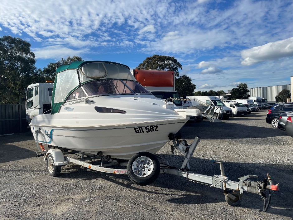 VIC - 2002 Haines Hunter 470 Breeze