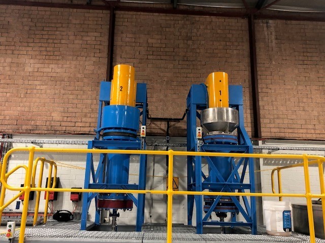 <p>Vertical Tower Mills with All Components</p>