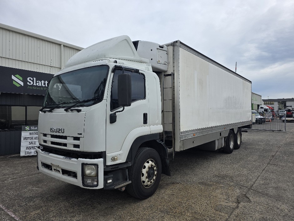 2008 Isuzu FVM FH 6x2 Refrigerated Pantech