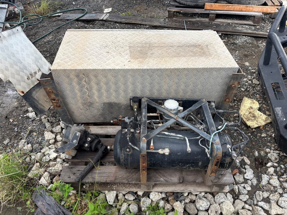4ft Toolbox & Air Tank (Suit Rigid Truck)