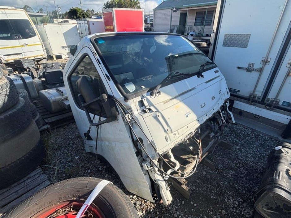 2017 Mitsubishi Fuso 515 Cab