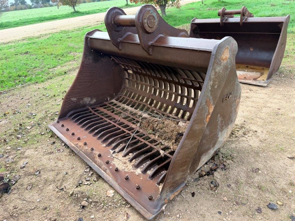 Sifting Bucket Attachment