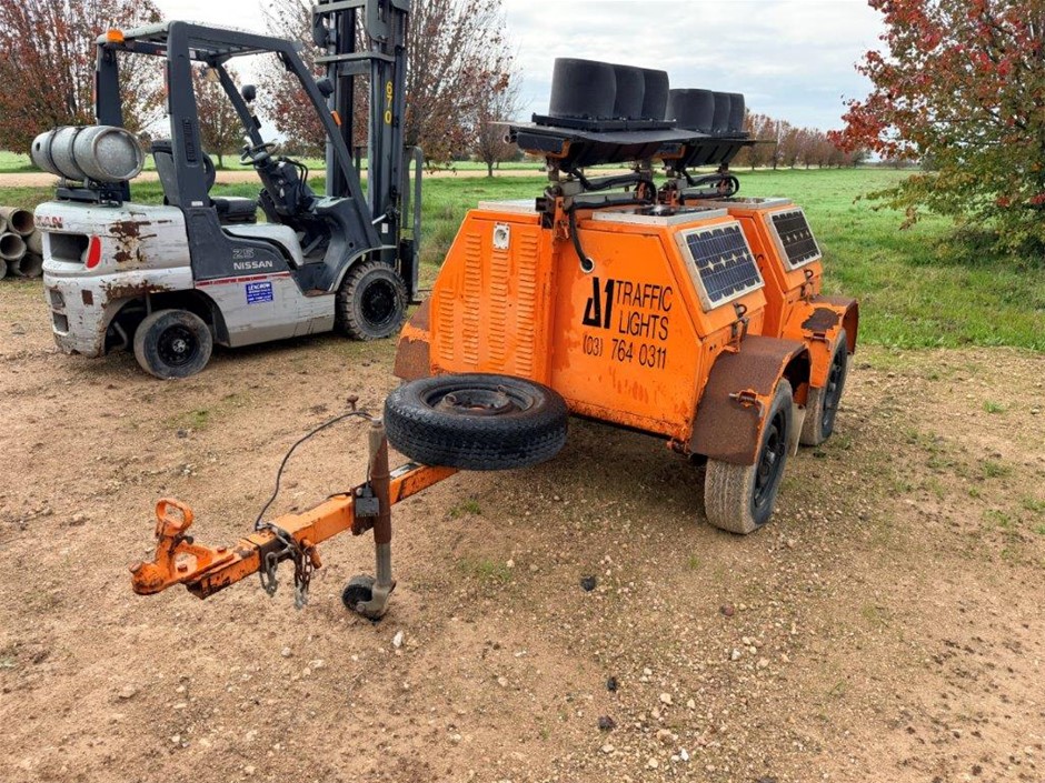 1993   HD Tandem Light Tower Trailer