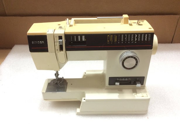 Singer 6233 Sewing Machine