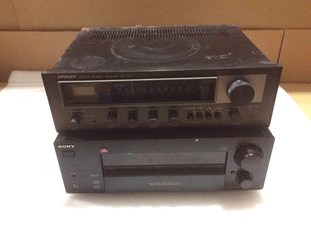 Sony STR-DB780 FM Stereo/FM-AM Receiver&Hitachi SR-302 AM-FM (Lot of 2)