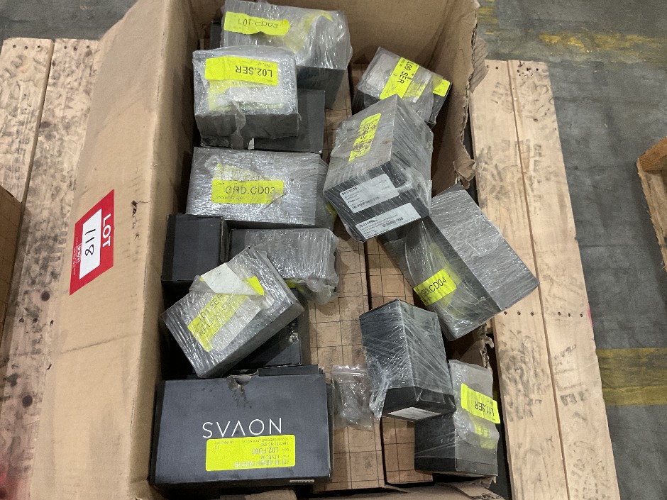 <p>Quantity of Assorted Door Locks and Towel Rails</p>