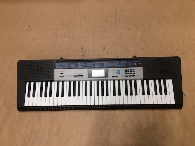 Casio LK-136 Electronic Keyboard