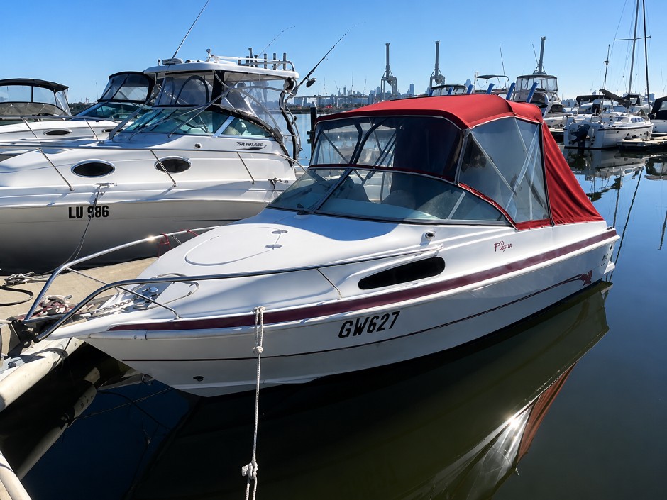 <p>2002 Haines Hunter 530 Classic</p>