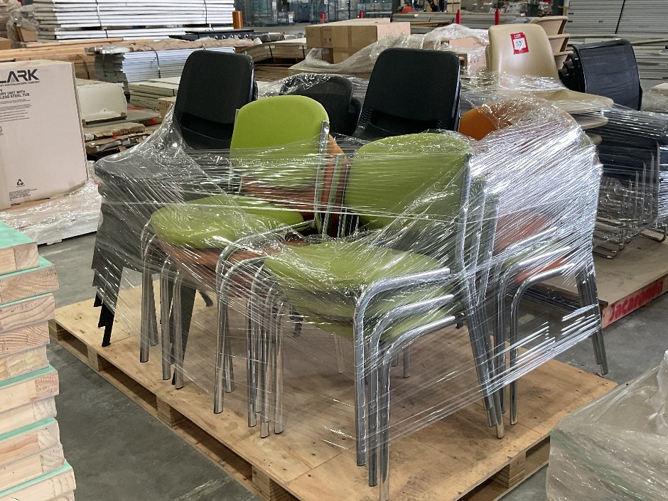 <p>Pallet of Assorted Chair</p>