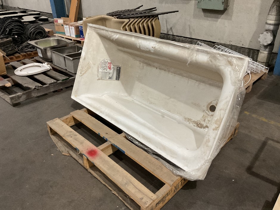 <p>Bath Tub</p>