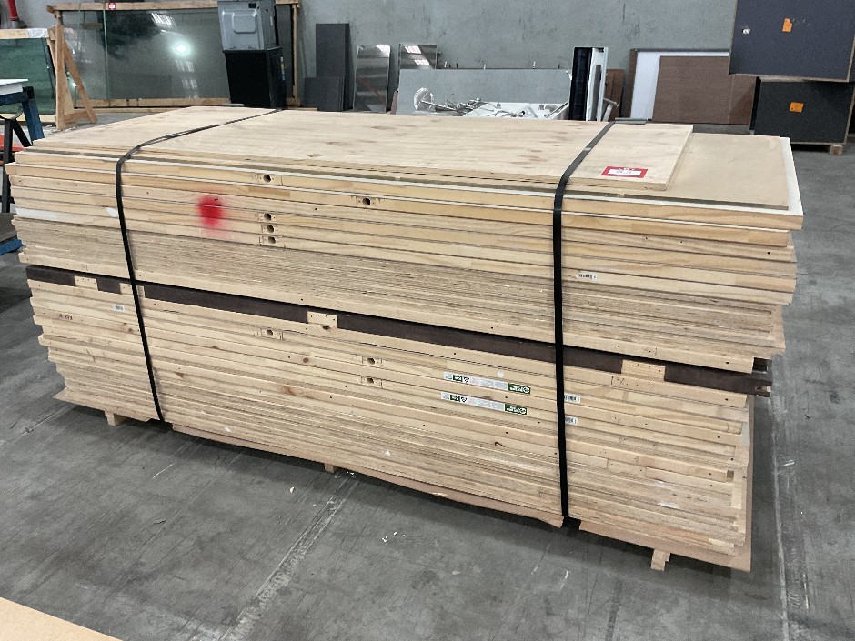 <p>Pallet of Assorted Hume Timber Doors</p>
