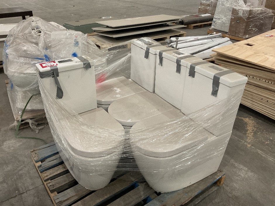 Pallet Comprising Quantity of Toilets & Cisterns