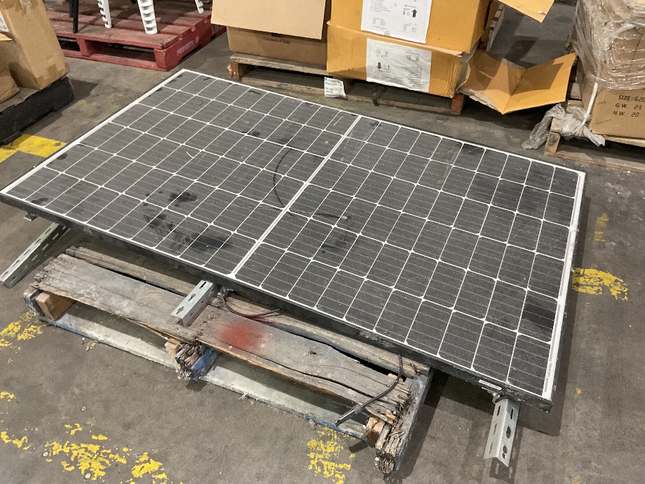 <p>1 x Solar Panel</p>