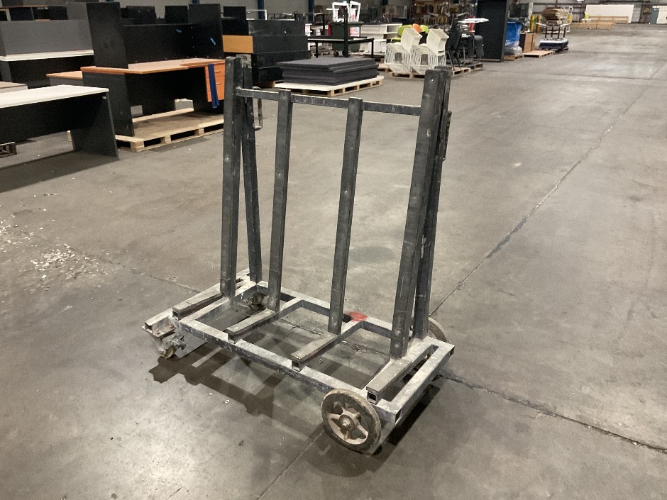 <p>Mobile Glass A-Frame Trolley</p>