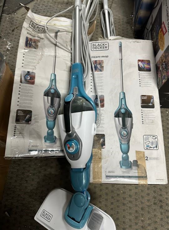 CLOSING DOWN SALE: Quantity of Black and Decker steam mops