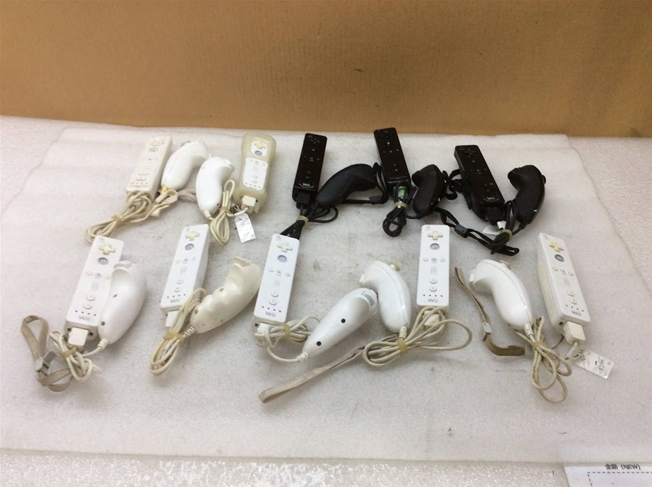 Nintendo Wii Remote And Nunchuk Controllers (Lot of 10)
