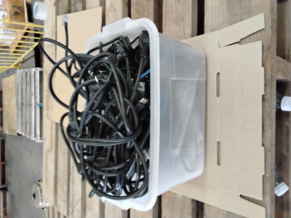 Various IT connections and cables