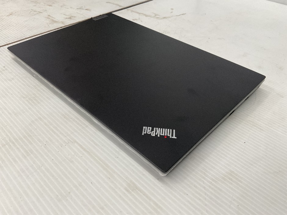<p>Lenovo Thinkpad E15 Gen 2 Laptop</p>