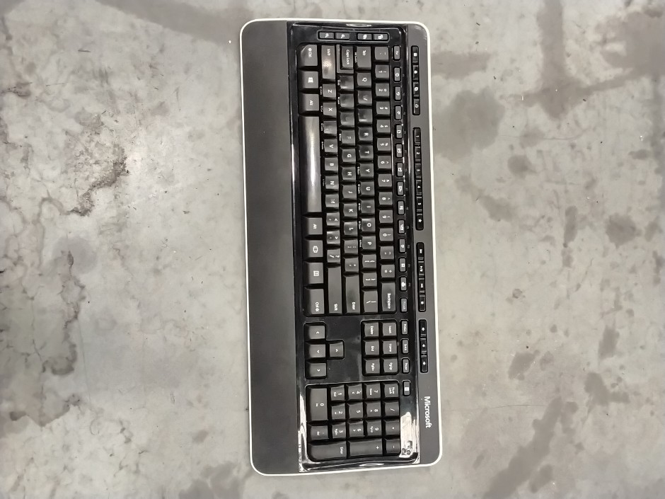 <p>Microsoft 3050 keyboards</p>