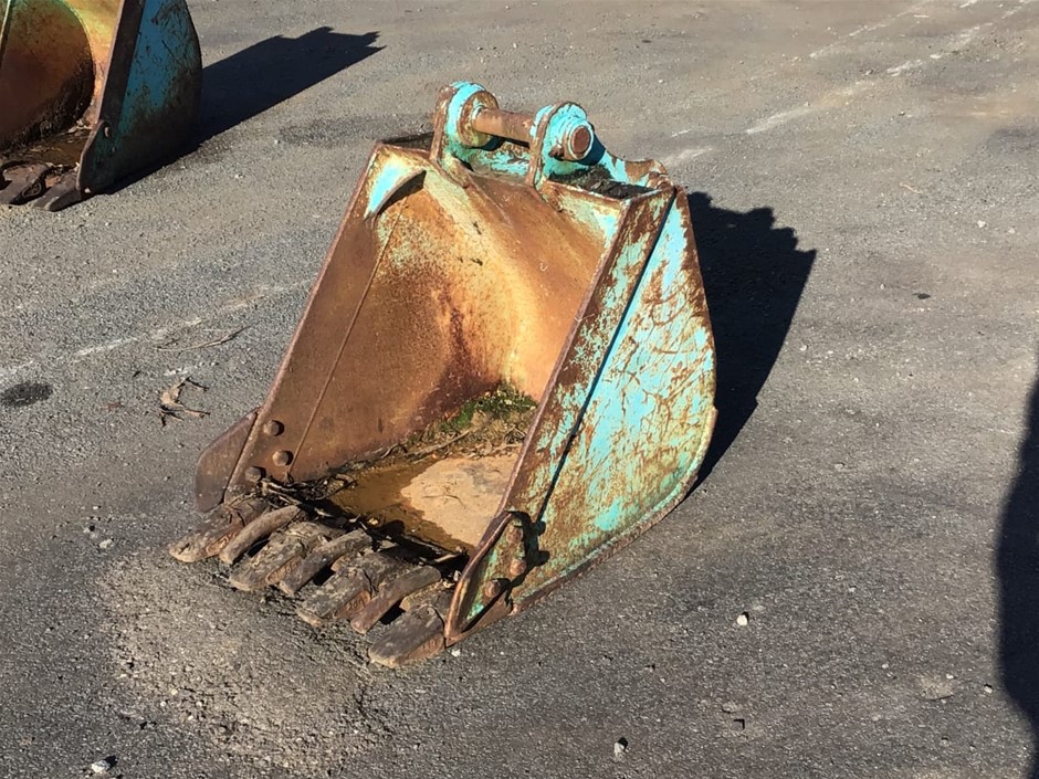 Excavator Bucket Attachment With Teeth