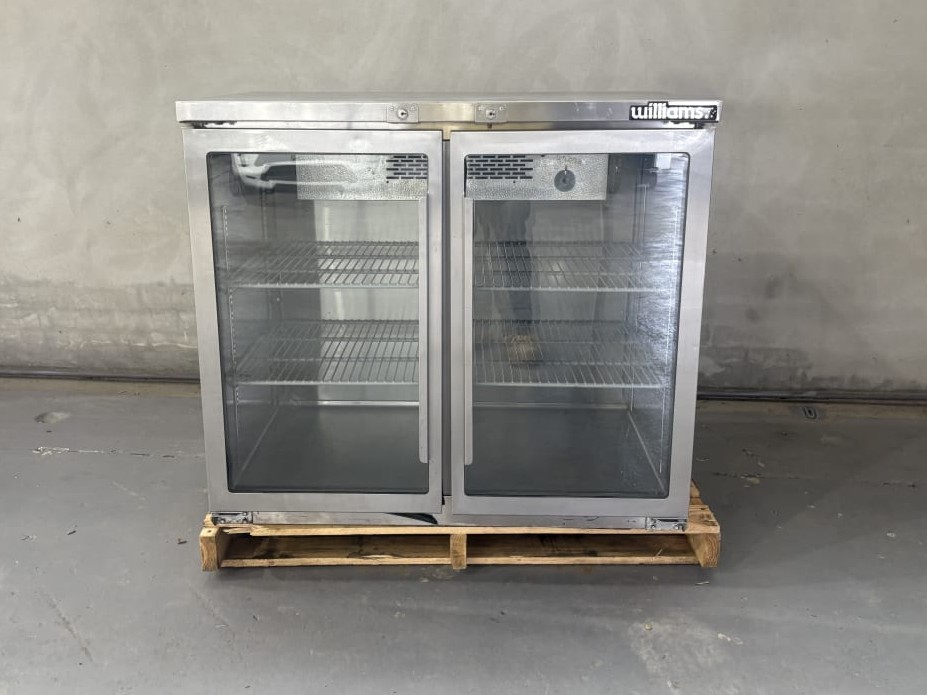 <p>Williams BBG22 Commercial 2-Door Fridge</p>
