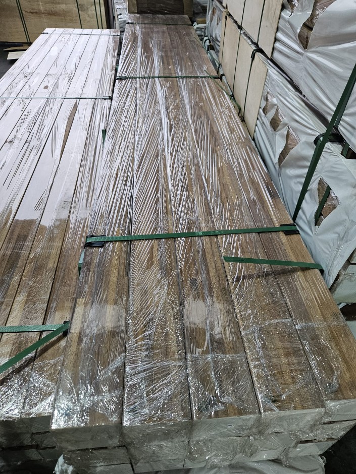 2x Merbau FJL Post 115x115 at 3.6m