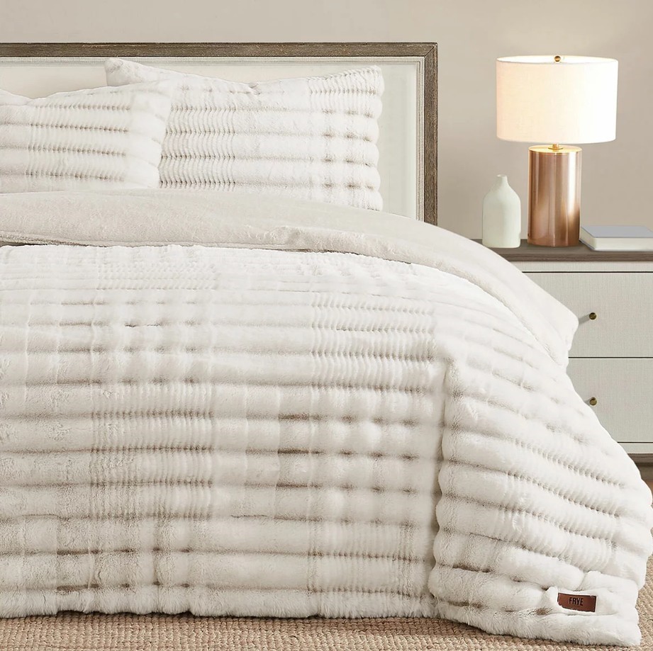 FRYE CHANNEL 3-Piece Comforter Set, King, Cream NB: not in orig packaging