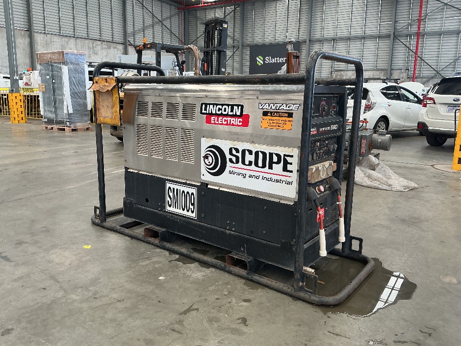 <p>Lincoln Vantage 580 Welder/Generator</p>