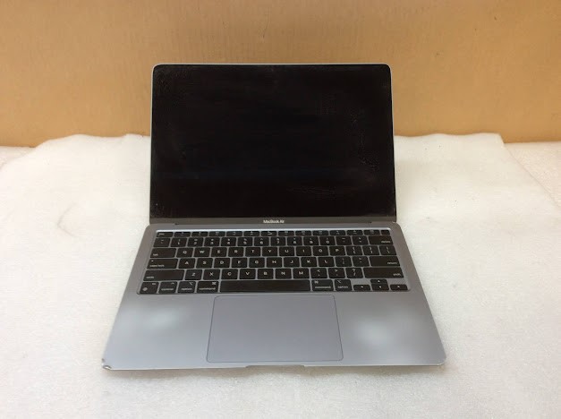 APPLE MacBook Air (A2337)(EMC3598) Laptop M1 8GBRAM/256GB