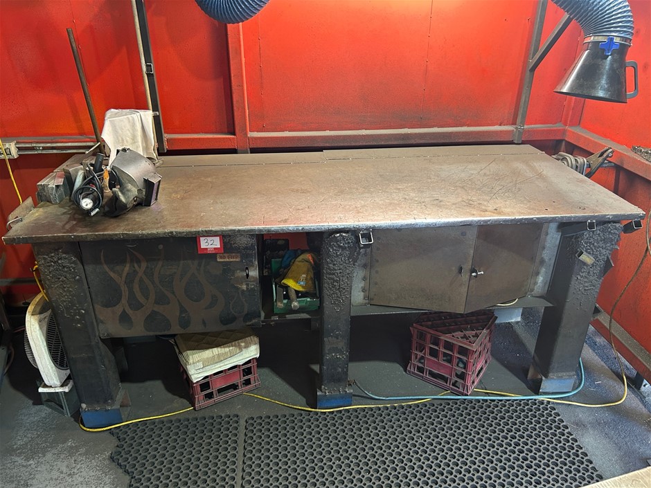 Approx. 2500 (L) x 1030mm(D)