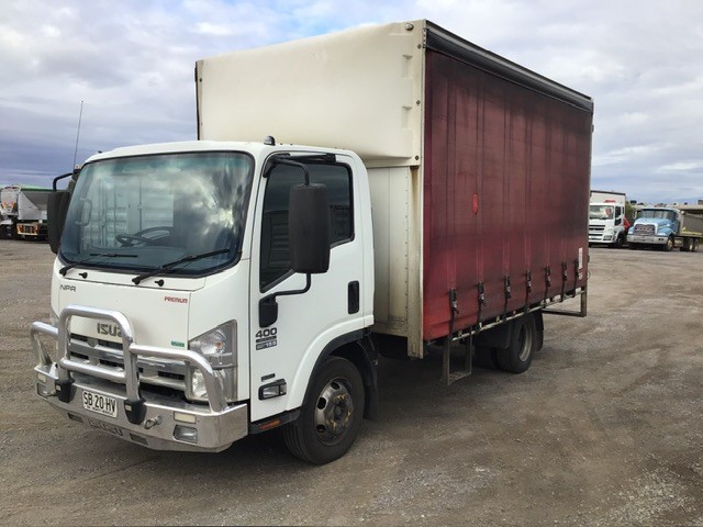 2014 ISUZU NPR 400 Medium 4x2 Curtainsider