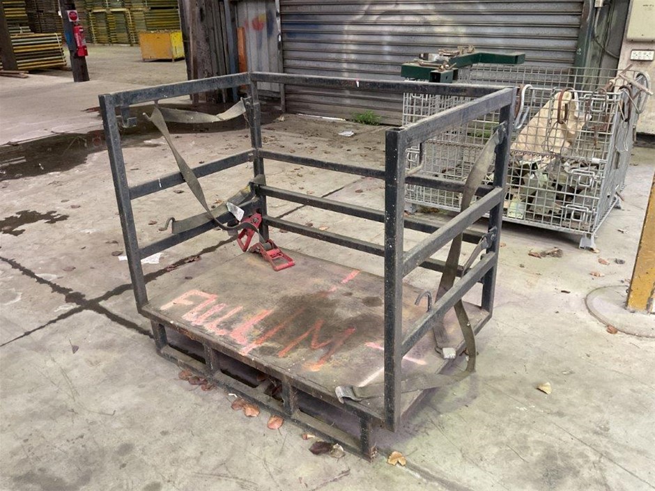 Steel Fabricated Gas Bottle Storage Unit with Straps