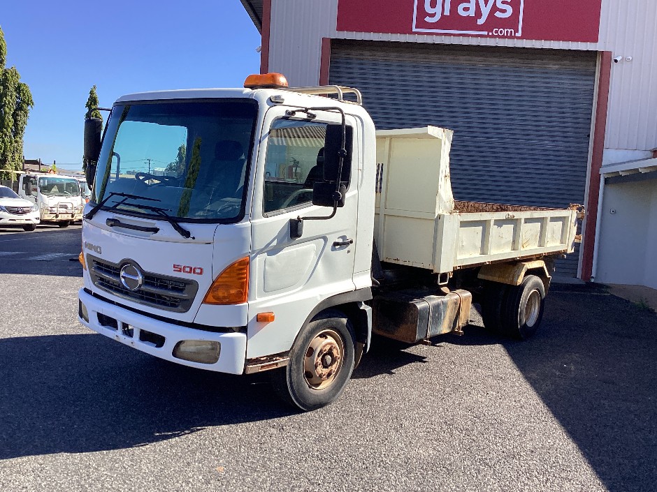 <p>2010 Hino 500   4x2 Tipper</p>