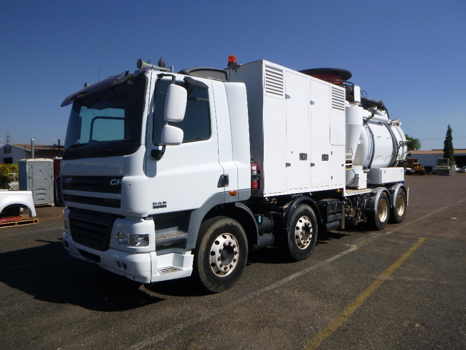 <p>2011  DAF CF7585 8X4   Vacuum Truck</p>