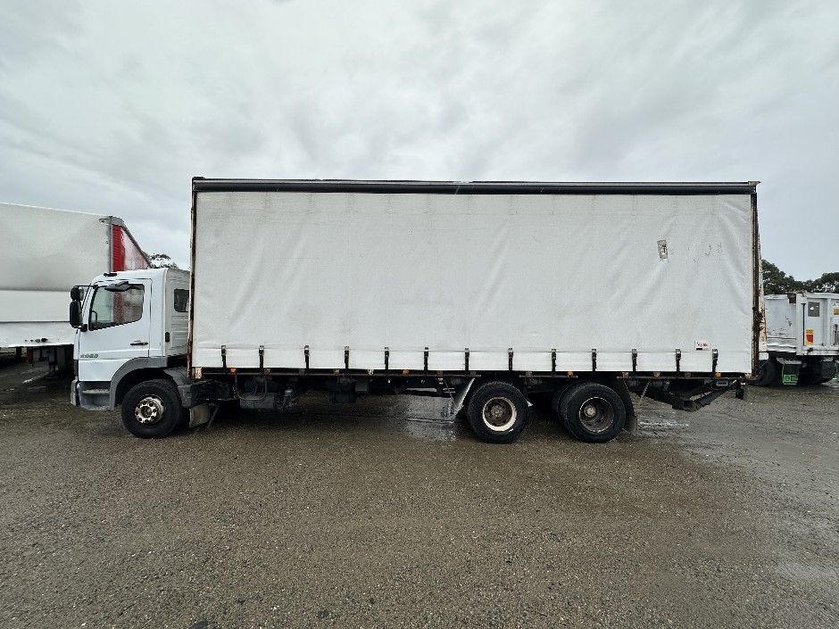 2002 Mercedes-benz ATEGO   6x2 Curtainsider