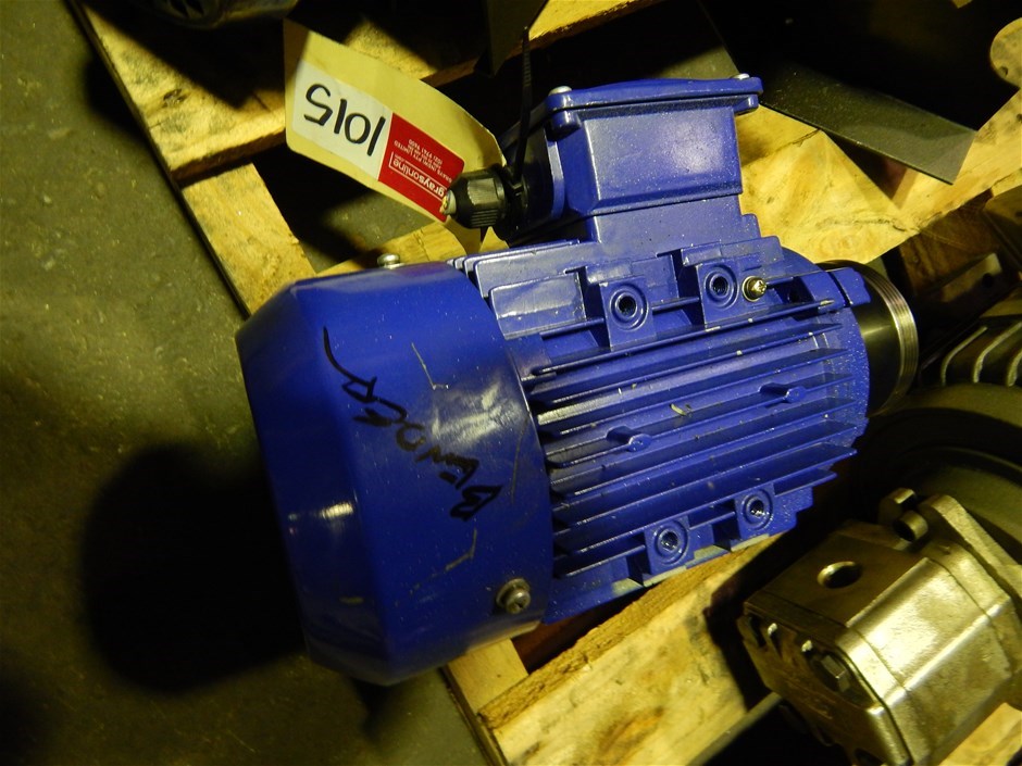 Electric motor, CMG model SLA80B4, 075kw, 415volt, suit Binnie tube