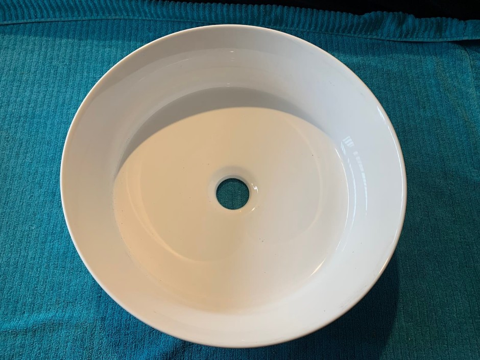 <p>1 x Sirca Inset Basin, White (Unused)</p>