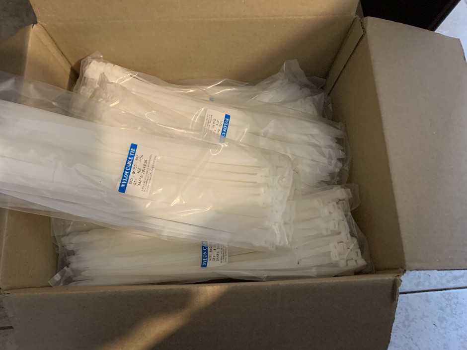 18 x Packets of Nylon Cable Ties, 100 per Packet (Unused)